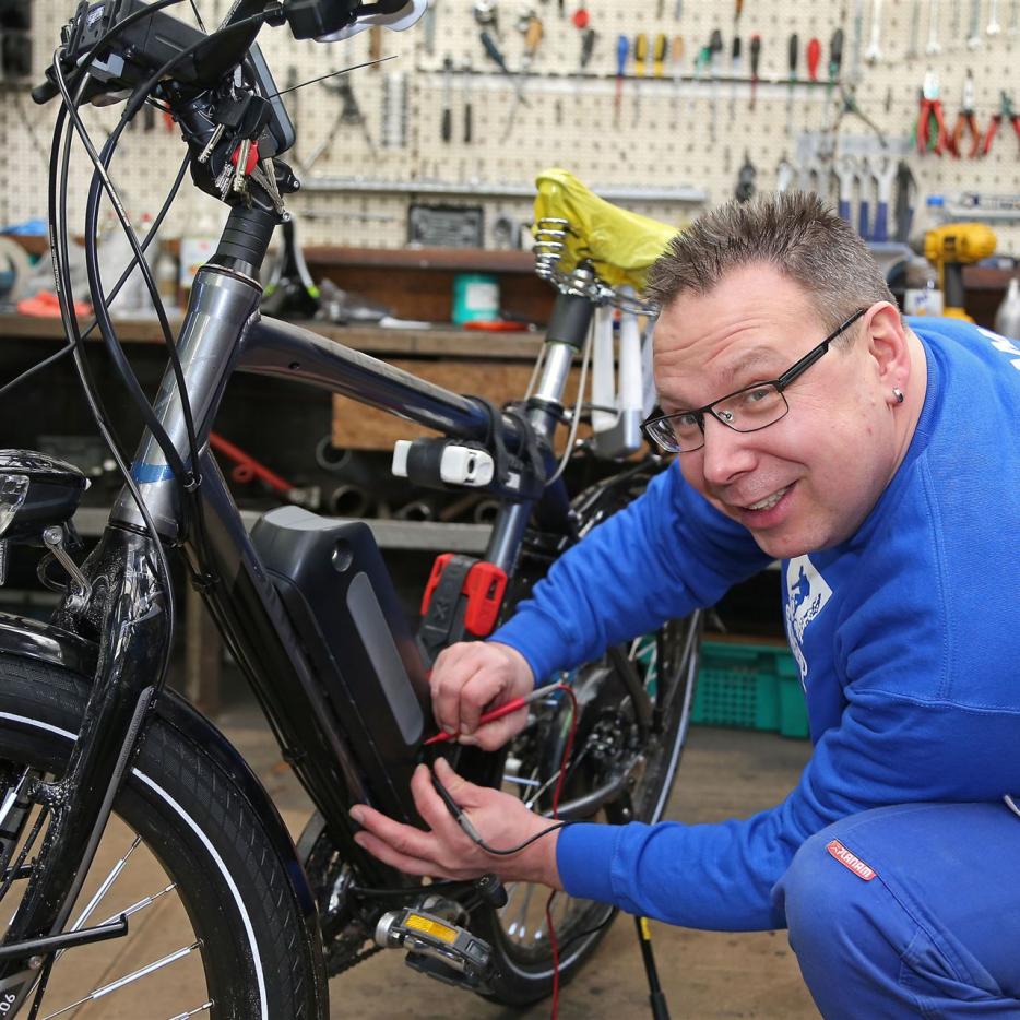 Volker Anderl repariert und verkauft Fahrräder und Pedelecs in Castrop-Rauxel