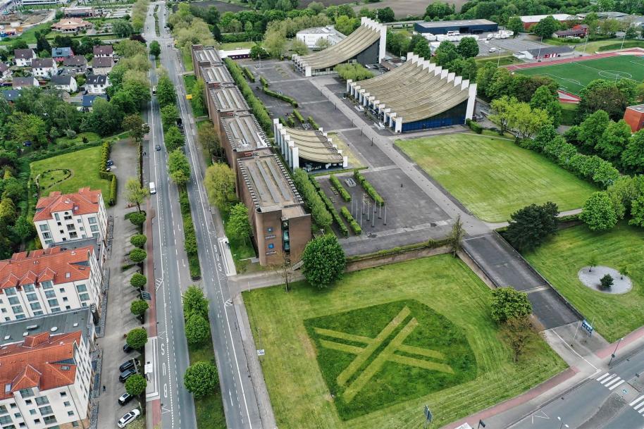 Luftbild des Stadtmittelpunktes von Castrop-Rauxel mit Rathaus, Europahalle und Stadthalle